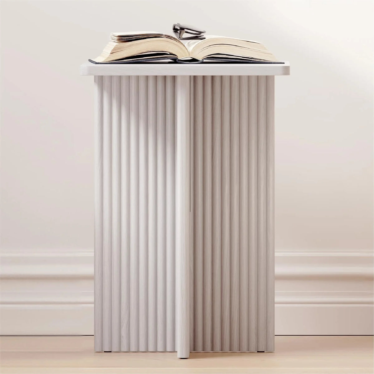 Fluted Accent Side Table with Solid Oak Base J754068