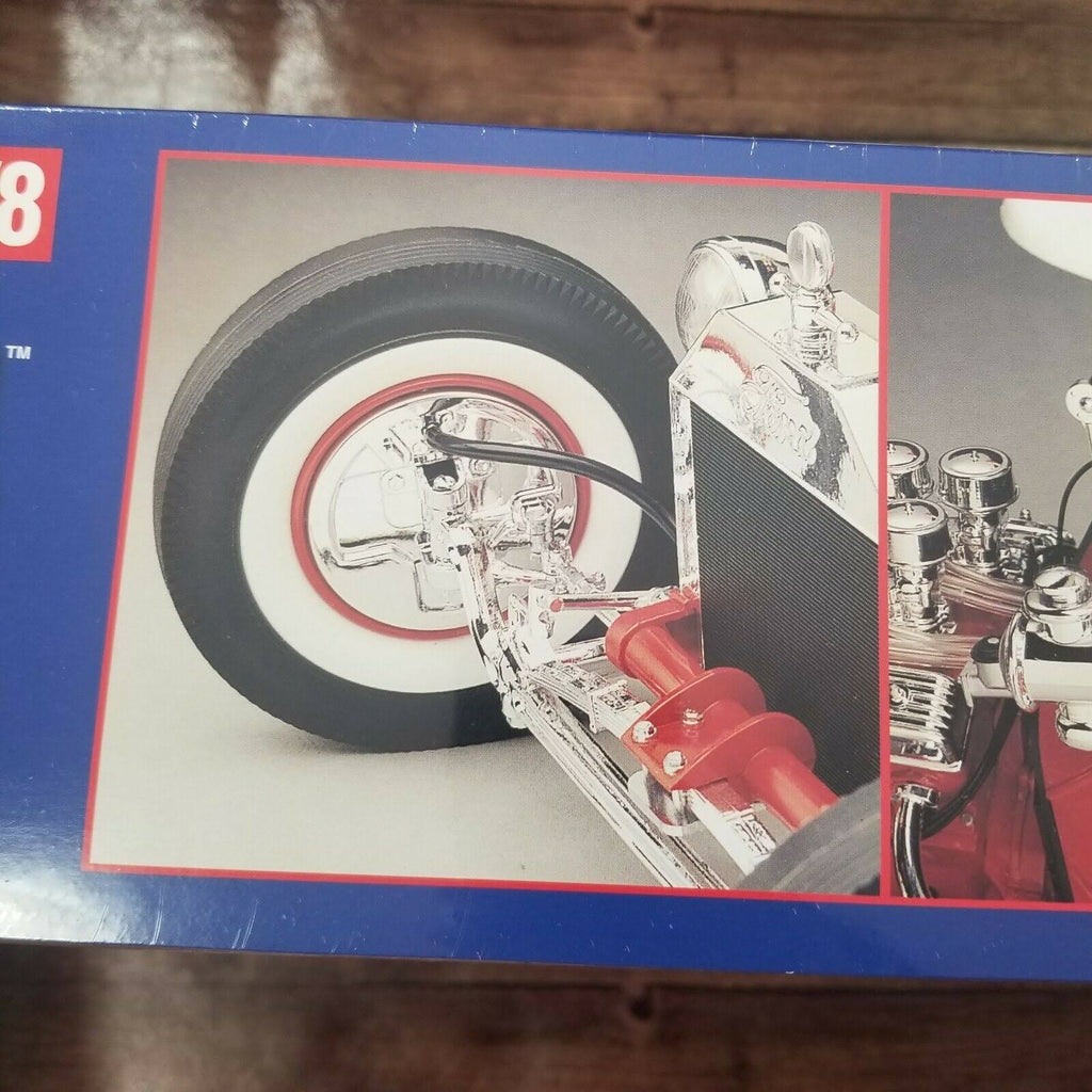 1/8 Scale Ford Model Kit Z300451