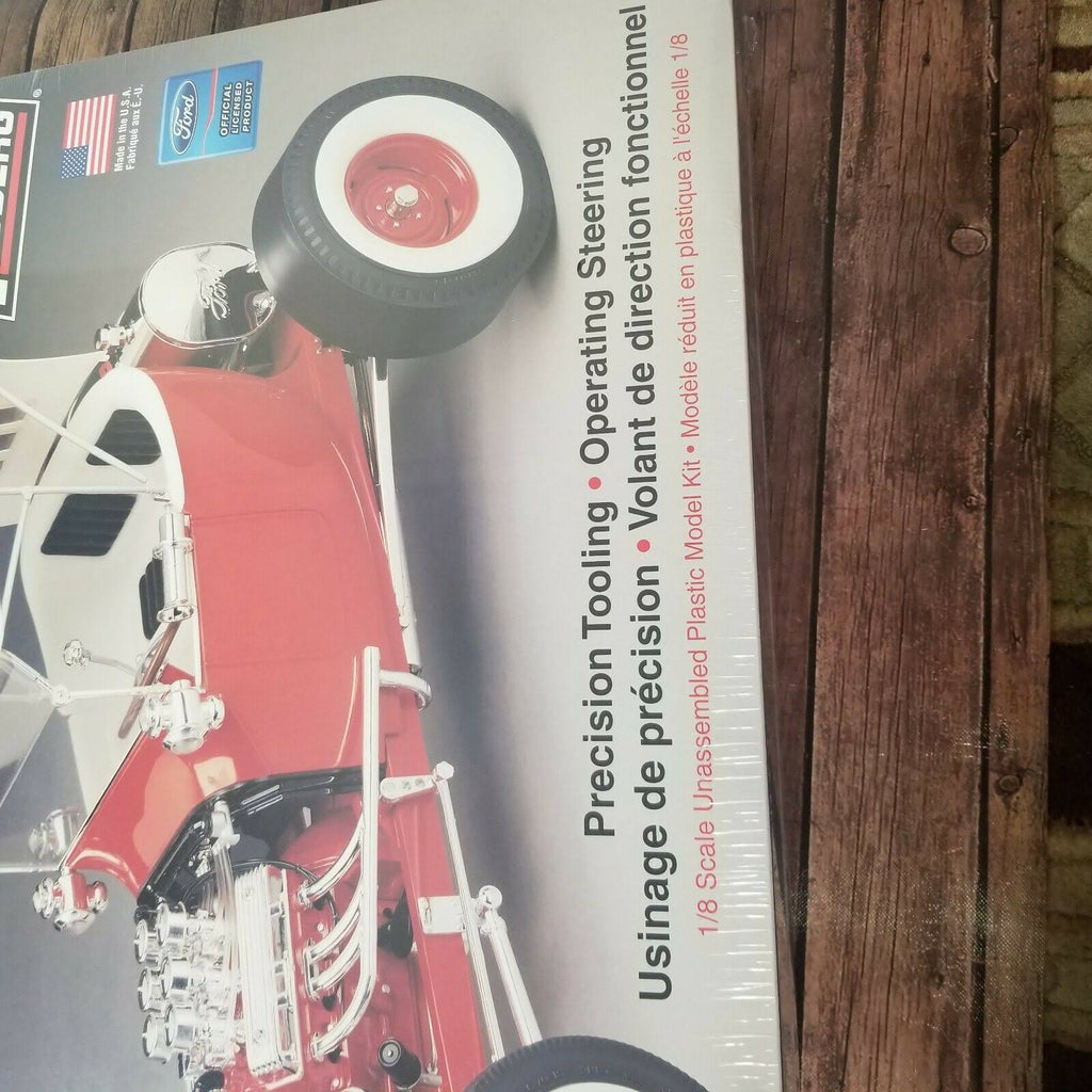 1/8 Scale Ford Model Kit Z300451