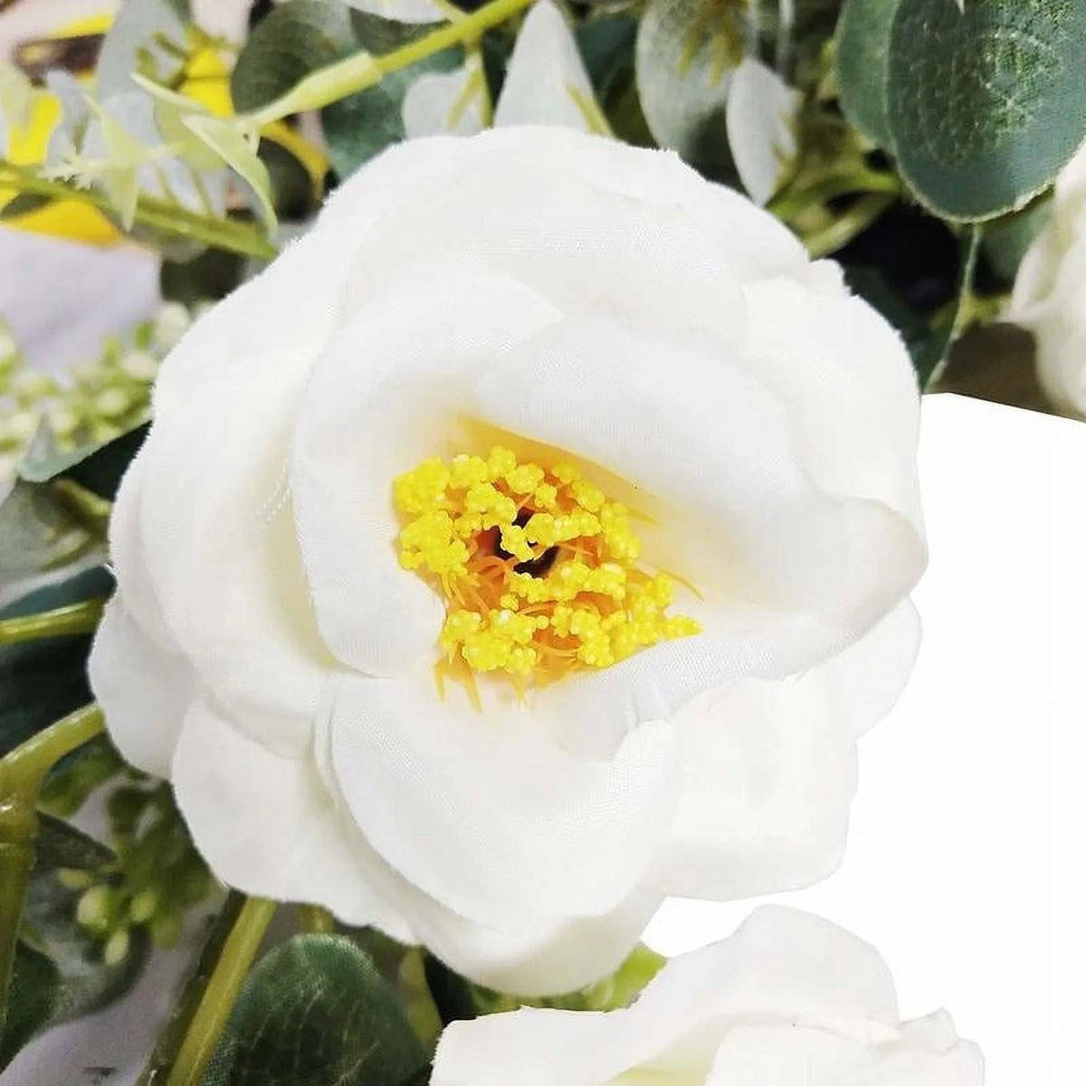2PCS 1.8M Artificial Eucalyptus Garland with Champagne Roses T58369