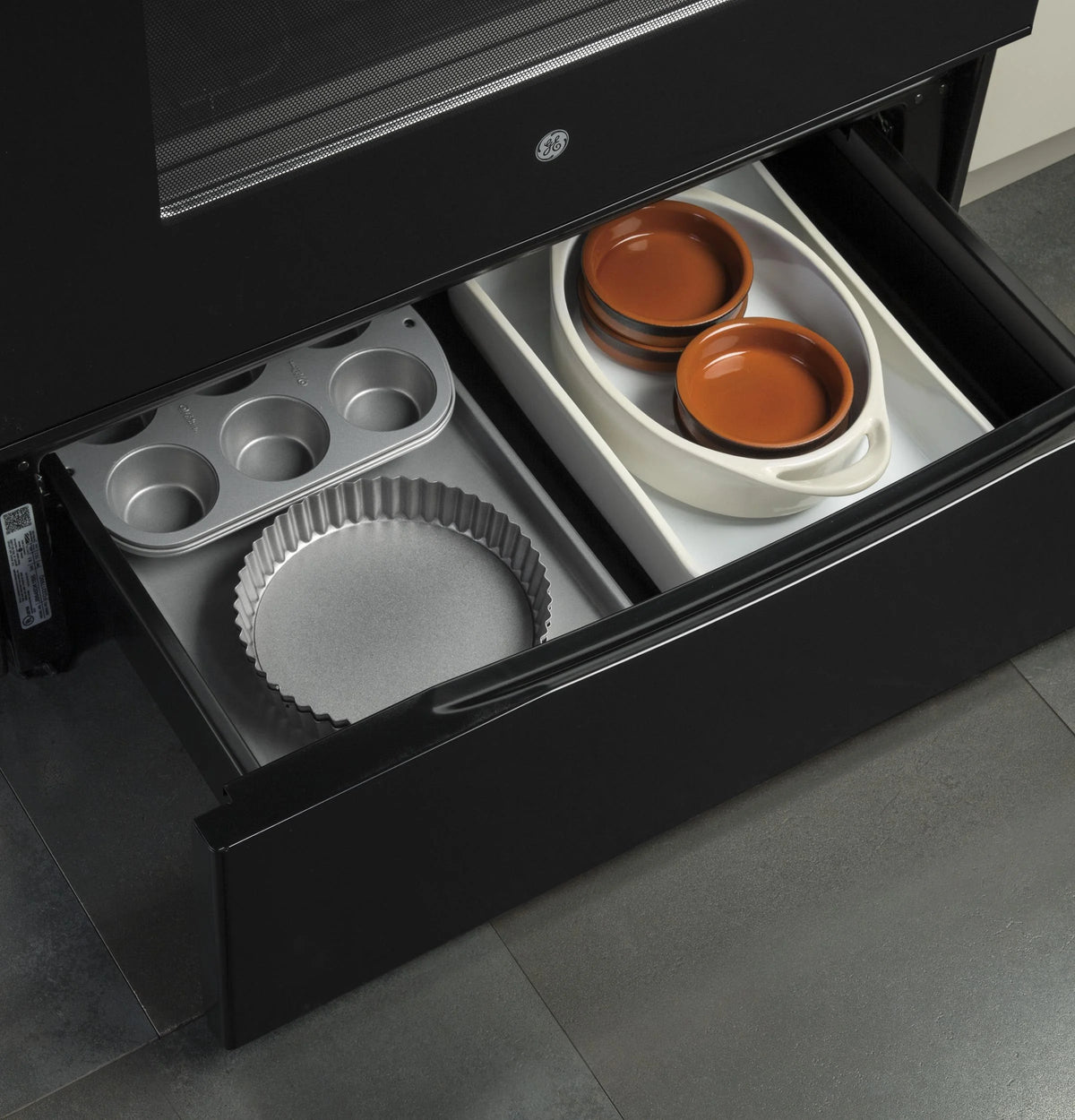 30 Free-Standing Electric Range C402822