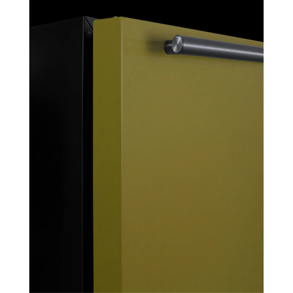 Compact Refrigerator P796