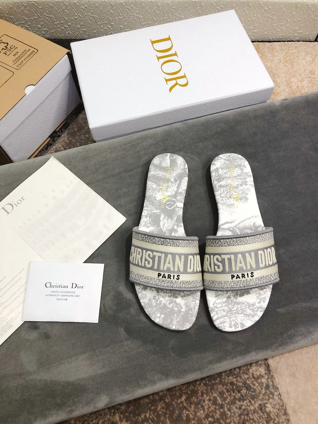 Women Slippers A10537