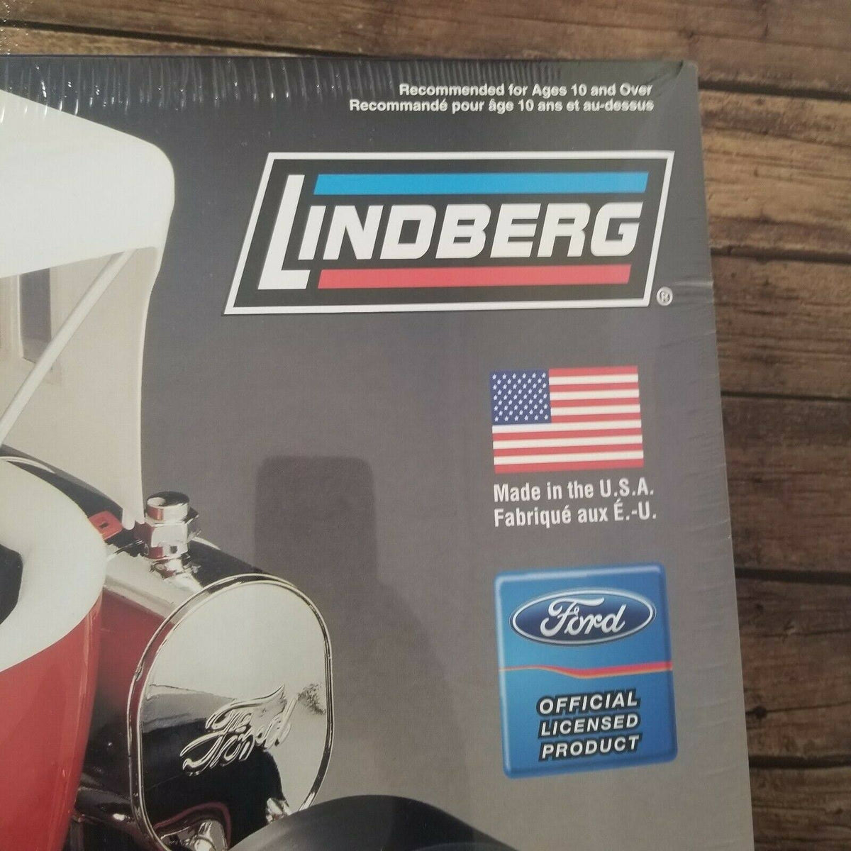 1/8 Scale Ford Model Kit Z300451