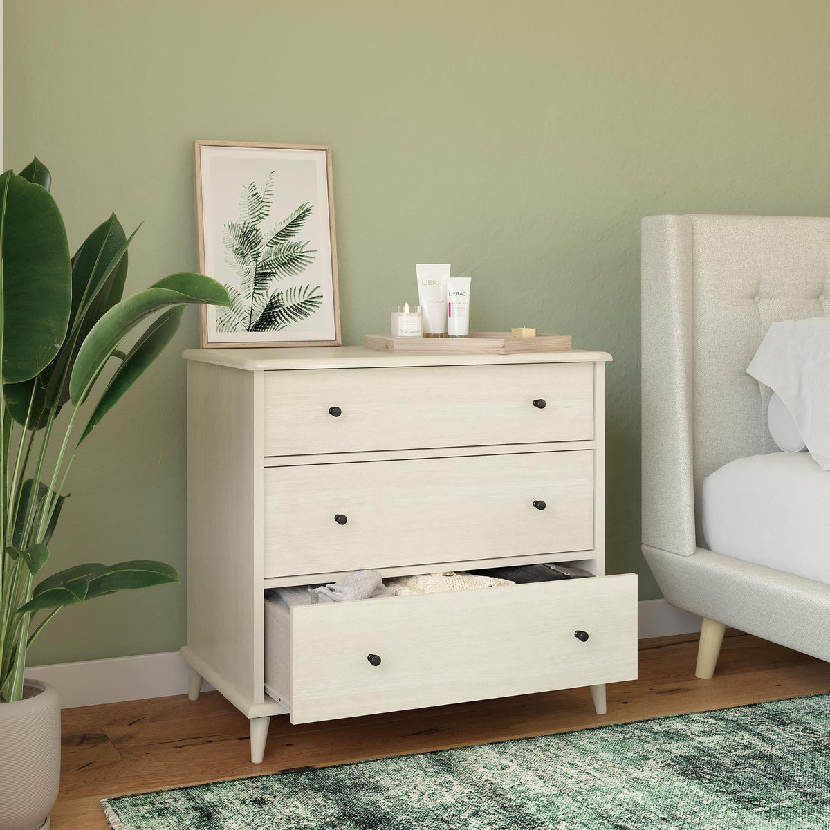 3 Drawer Dresser S18979
