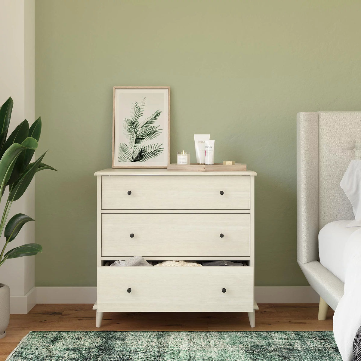 3 Drawer Dresser S18979
